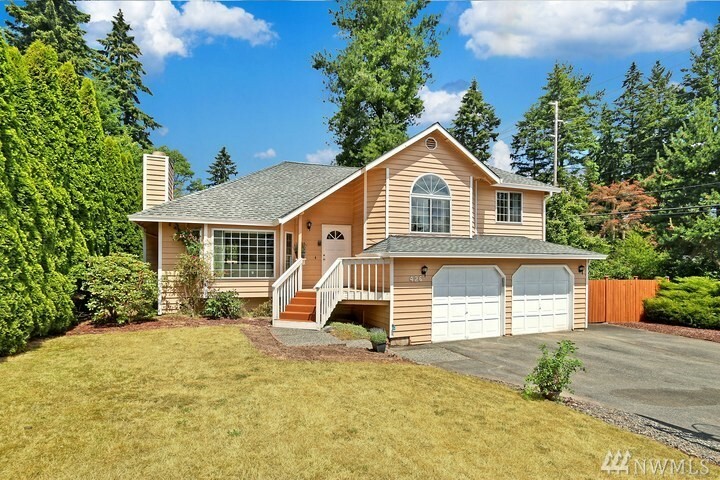 Property Photo:  426 NE 189th Ct  WA 98155 