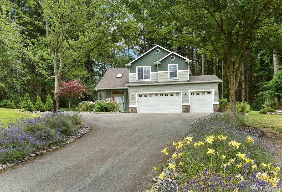 Property Photo:  10421 205th Dr SE  WA 98290 