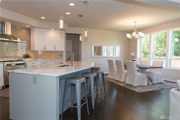 Property Photo: 515 Pine St WA 98020