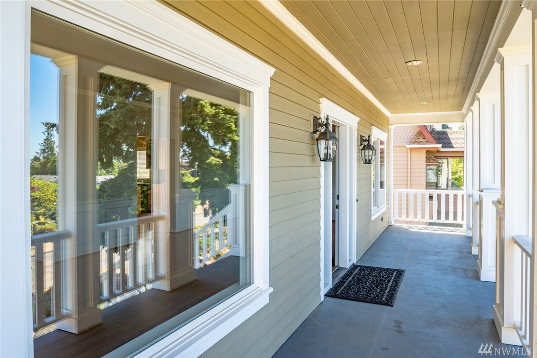 Property Photo:  6346 38th Ave SW  WA 98126 