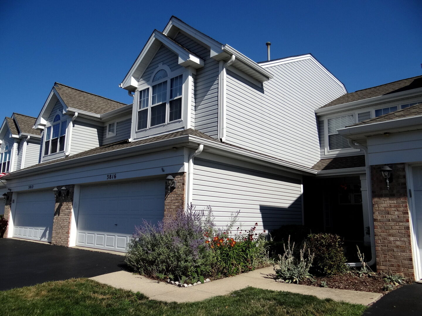 Property Photo: 3816 Relstar Court IL 60564