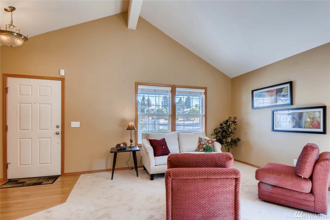Property Photo: 10725 SE 260th Place WA 98030