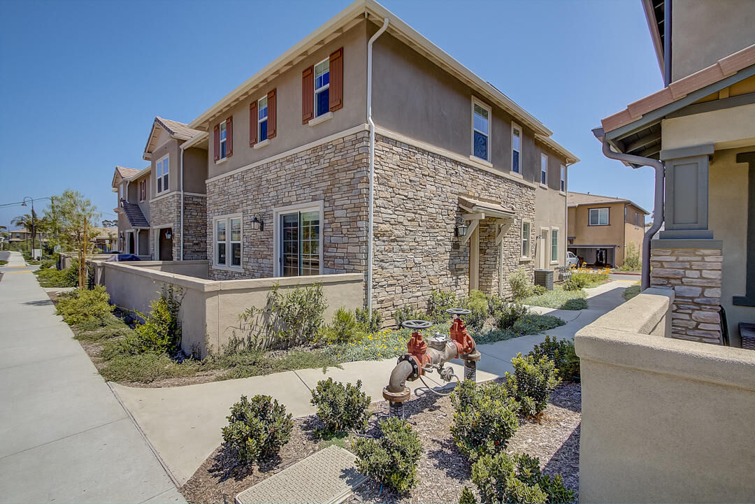 Property Photo: 6607 Calle Koral CA 93117