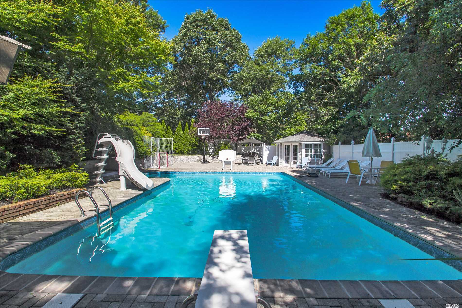 Property Photo:  45 Woodland Lane  NY 11787 