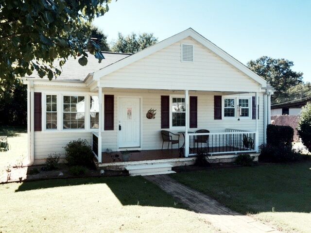 Property Photo:  307 Mulligan Street  SC 29303