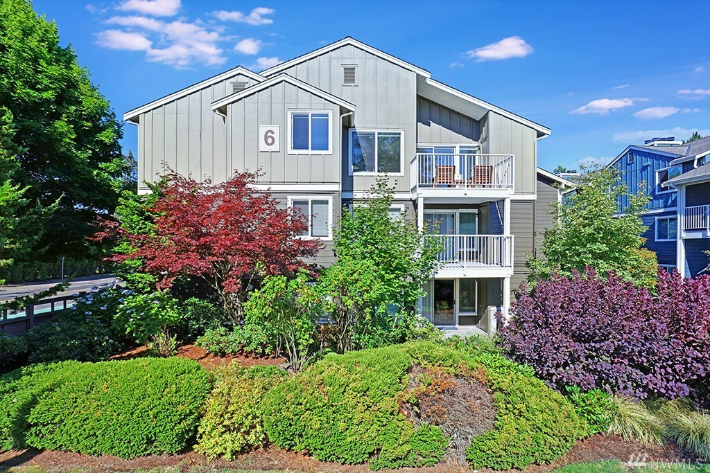 Property Photo:  300 N 130th Street 6301  WA 98133 