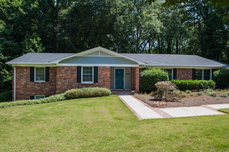 Property Photo: 1019 Wendover Way SC 29302