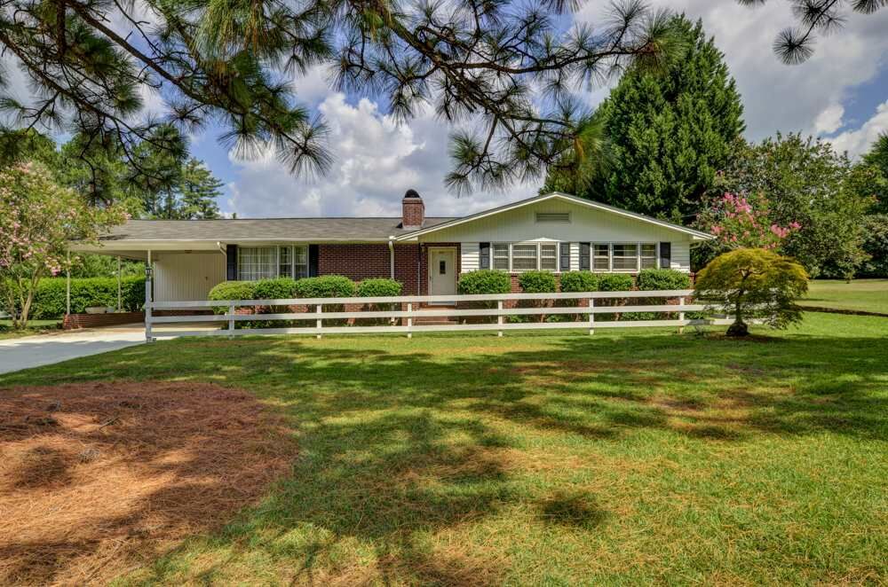 Property Photo:  205 Arrowhead Circle  SC 29301 