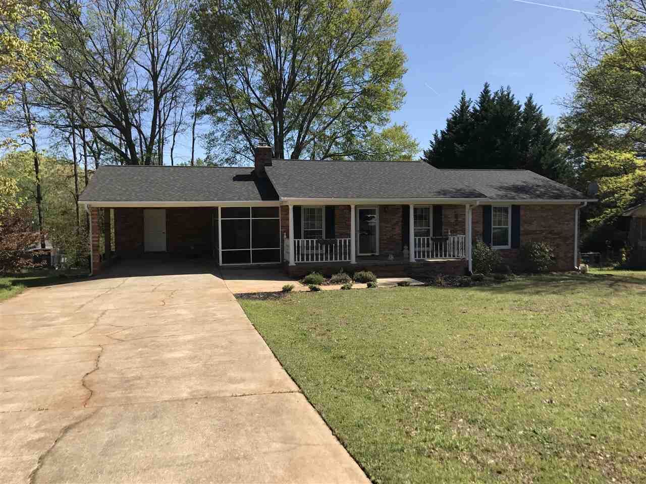 Property Photo: 102 Gwendolyn Avenue SC 29365
