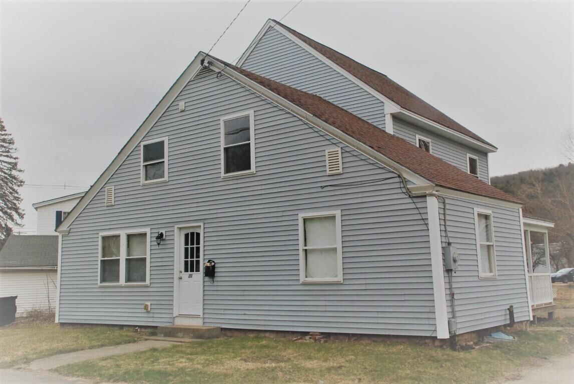 Property Photo:  20 Dartmouth Street  NH 03431 