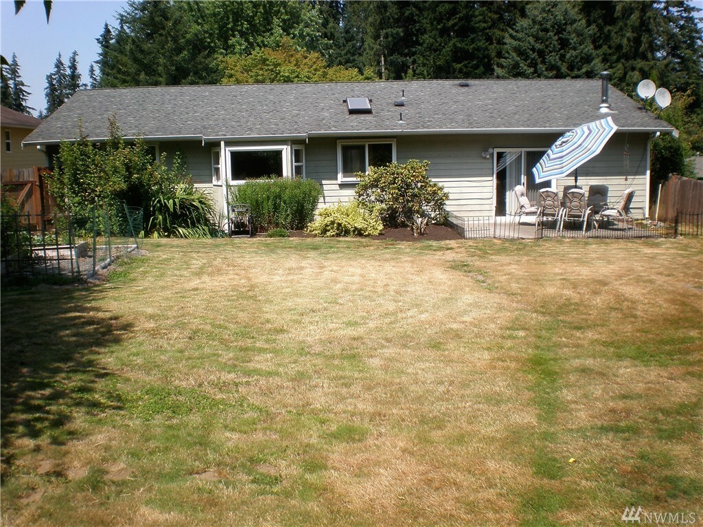 Property Photo:  10024 175th Place SE  WA 98296 