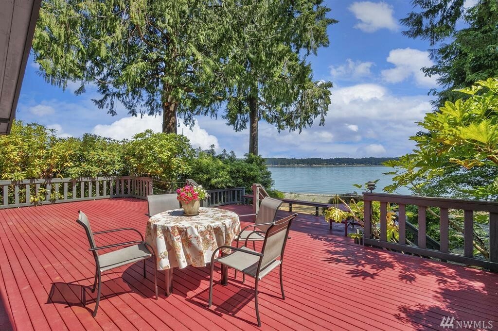 Property Photo:  4105 Erlands Point Rd NW  WA 98312 