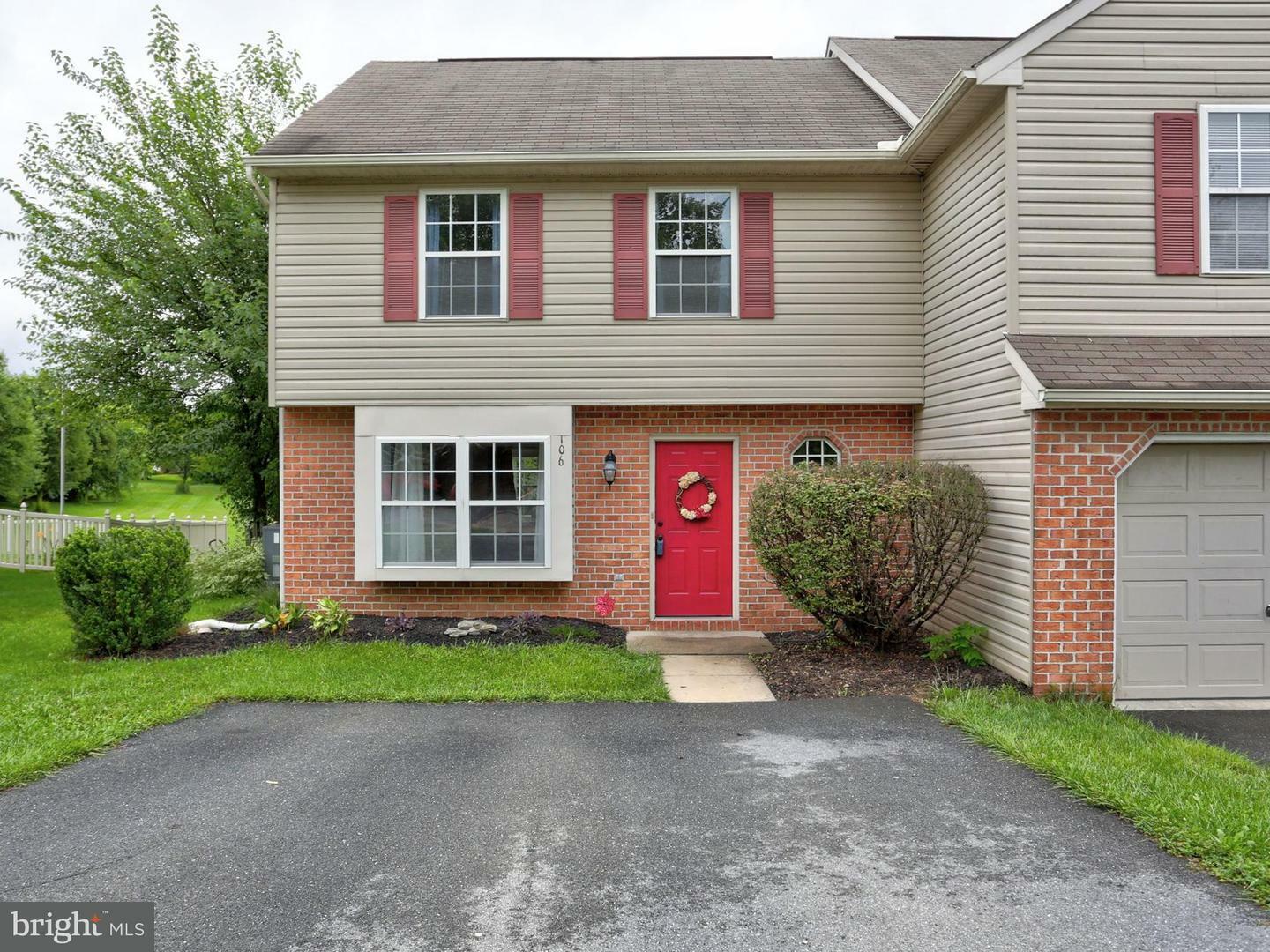 Property Photo:  106 Kentshire Drive  PA 17603 