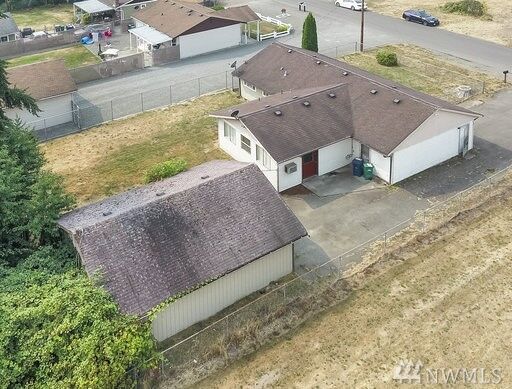Property Photo:  2404  K Street SE  WA 98002