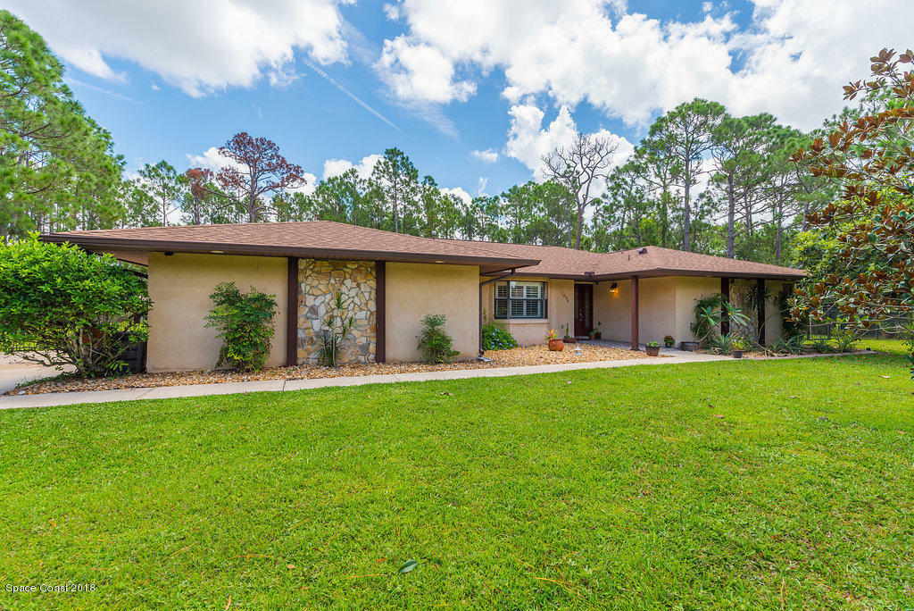 Property Photo:  1806 Laurel Oak Drive N  FL 32955 