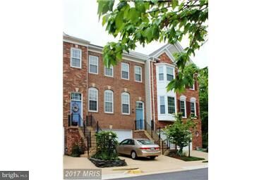 Property Photo: 5301 Cozy Glen Lane VA 22312
