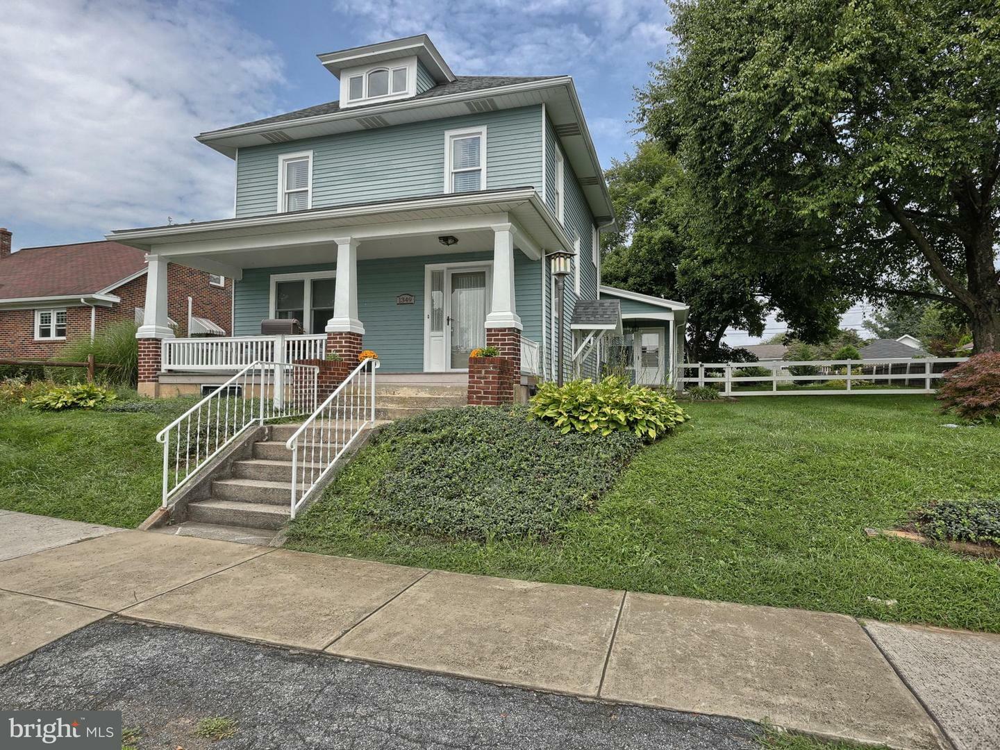 Property Photo:  1349 Harding Avenue  PA 17033 