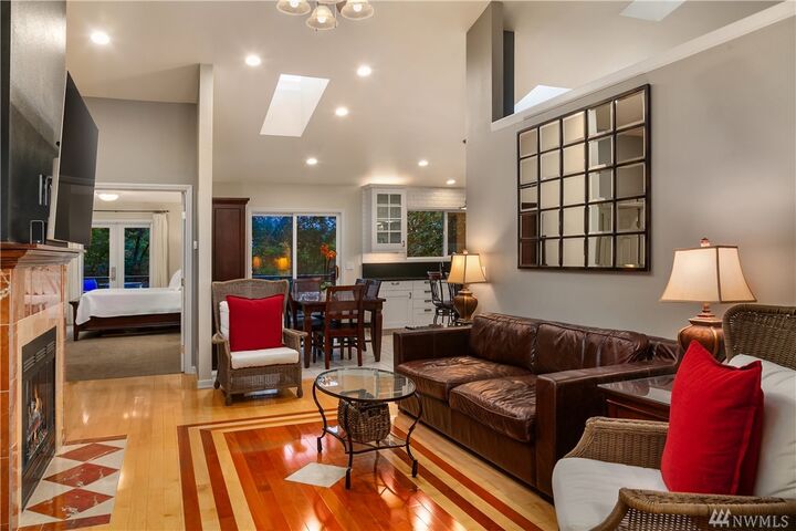 Property Photo:  12224 SE 10th St  WA 98005 