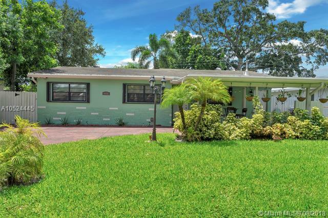 Property Photo:  6438 Franklin St  FL 33024 