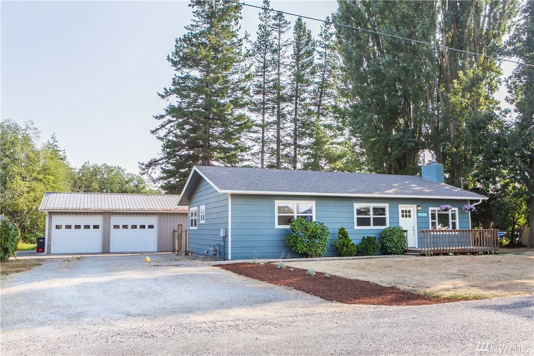 Property Photo:  1725 Skagit St  WA 98226 