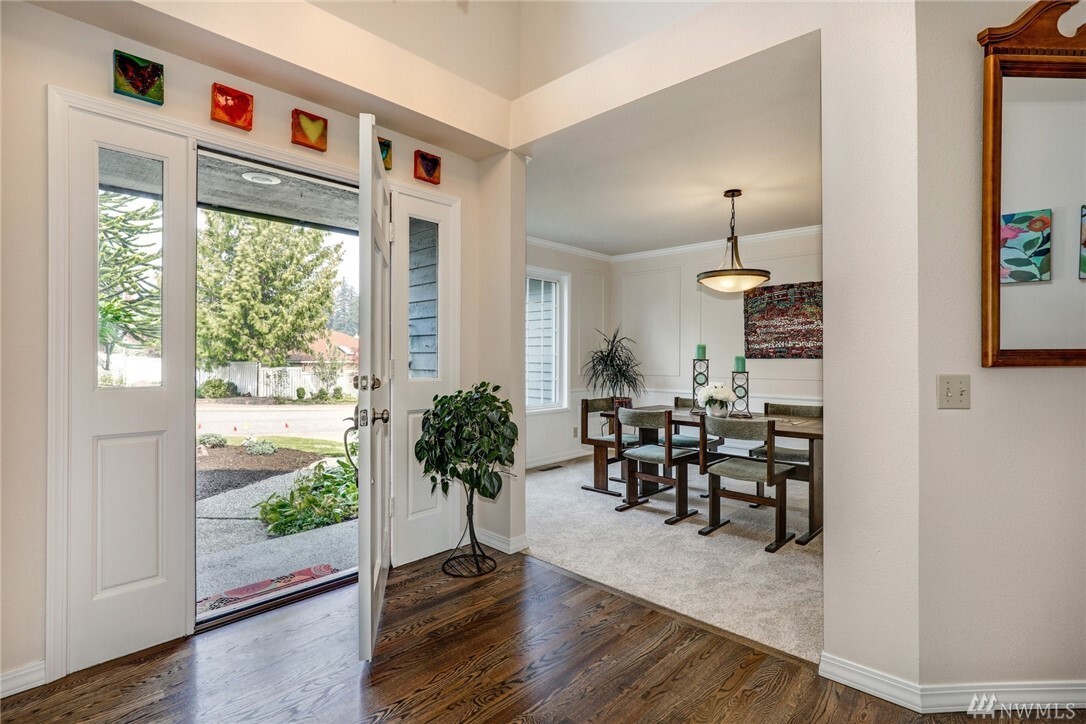 Property Photo: 24607 SE 46th St WA 98029