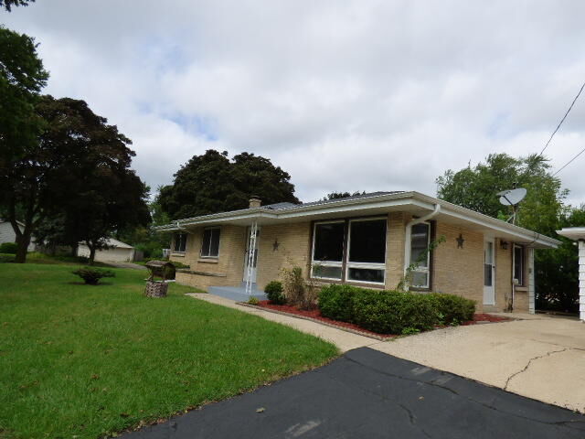 Property Photo:  3320 W Parnell Ave  WI 53221 