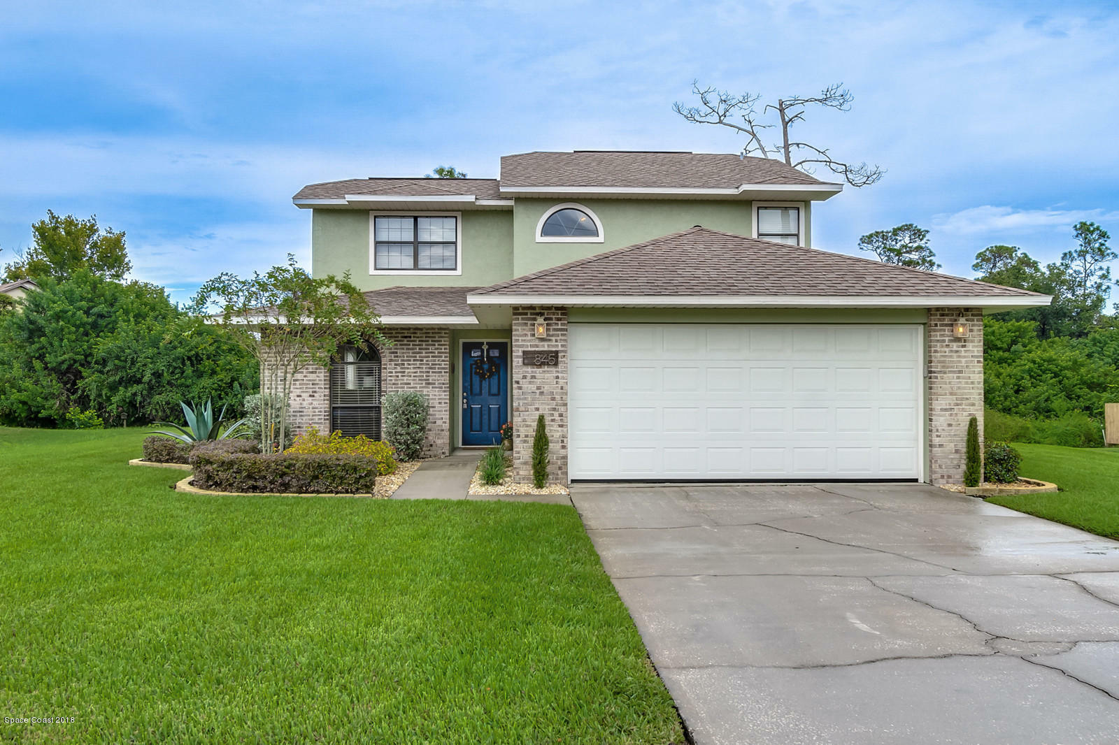 Property Photo:  845 Trailwood Avenue  FL 32796 