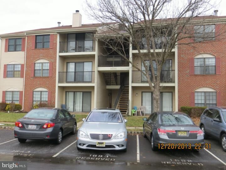 Property Photo:  42 Mendrey Court  NJ 08648 