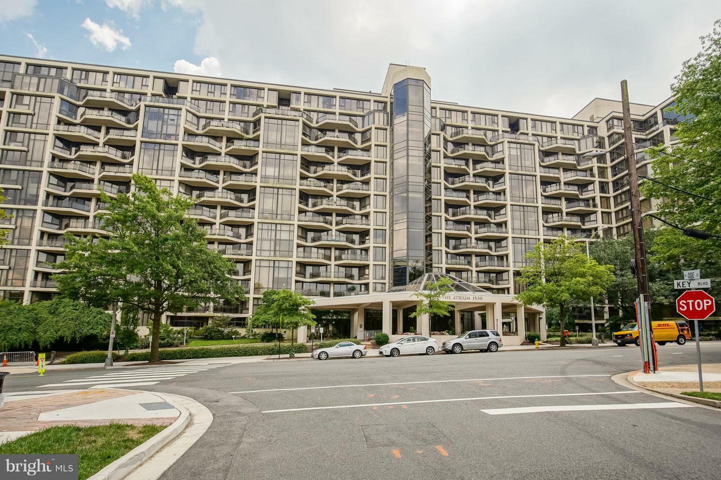 Property Photo: 1530 Key Boulevard 527 VA 22209