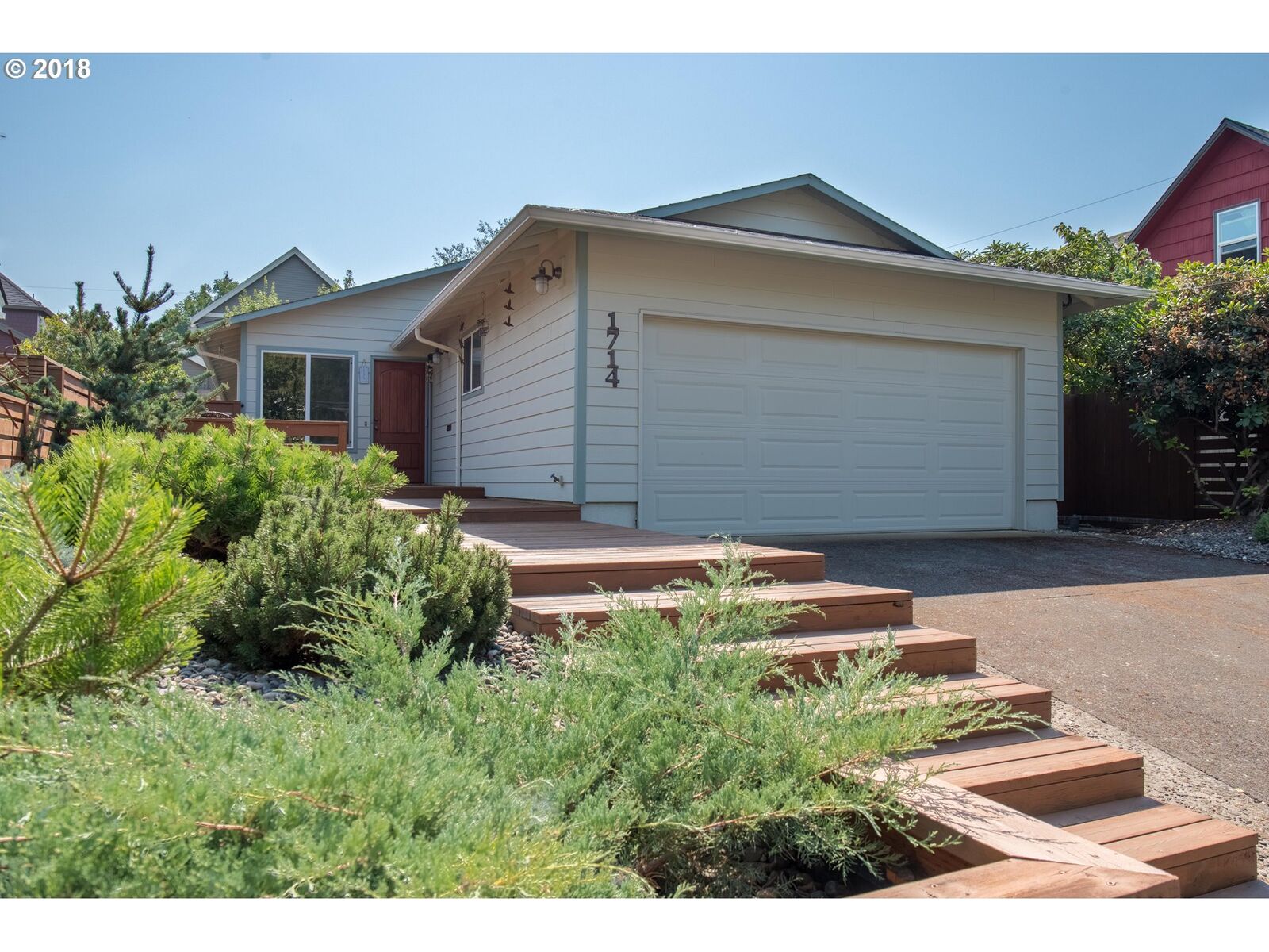 Property Photo: 1714 NE Rosa Parks Way OR 97211