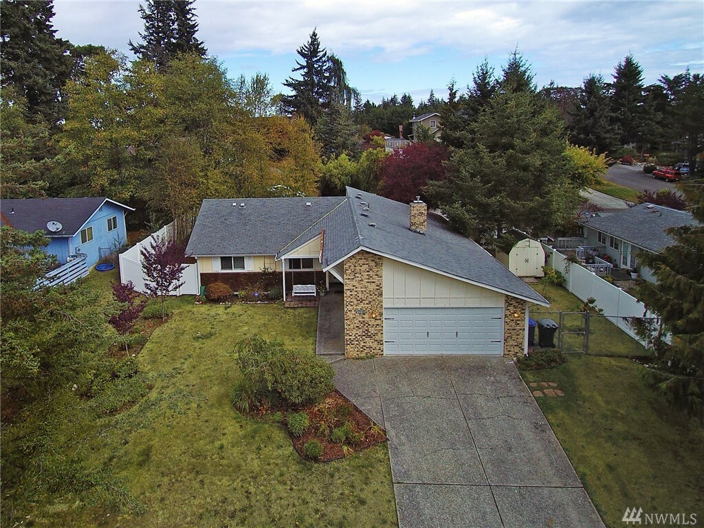 Property Photo:  2227 W 14th St  WA 98363 