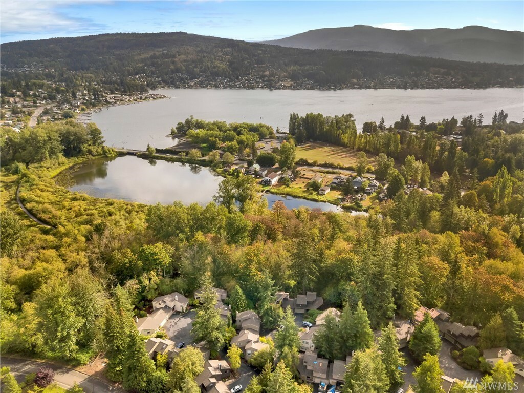 Property Photo:  2192 E Birch St 11B  WA 98229 