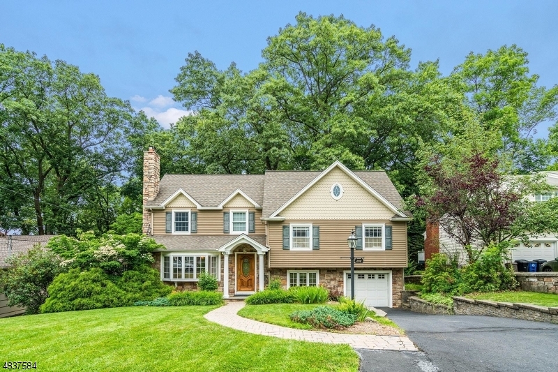 Property Photo:  202 Norman Dr  NJ 07446 