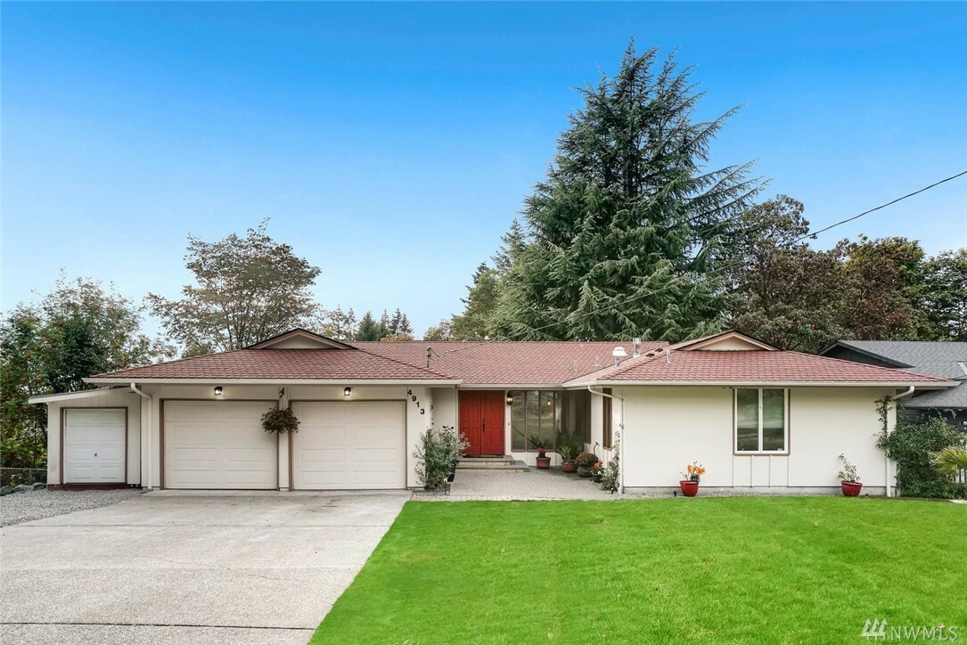 Property Photo: 4913 111th Ave NE WA 98033
