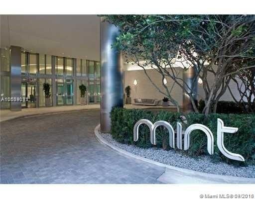 Property Photo: 92 SW 3rd St 1906 FL 33130