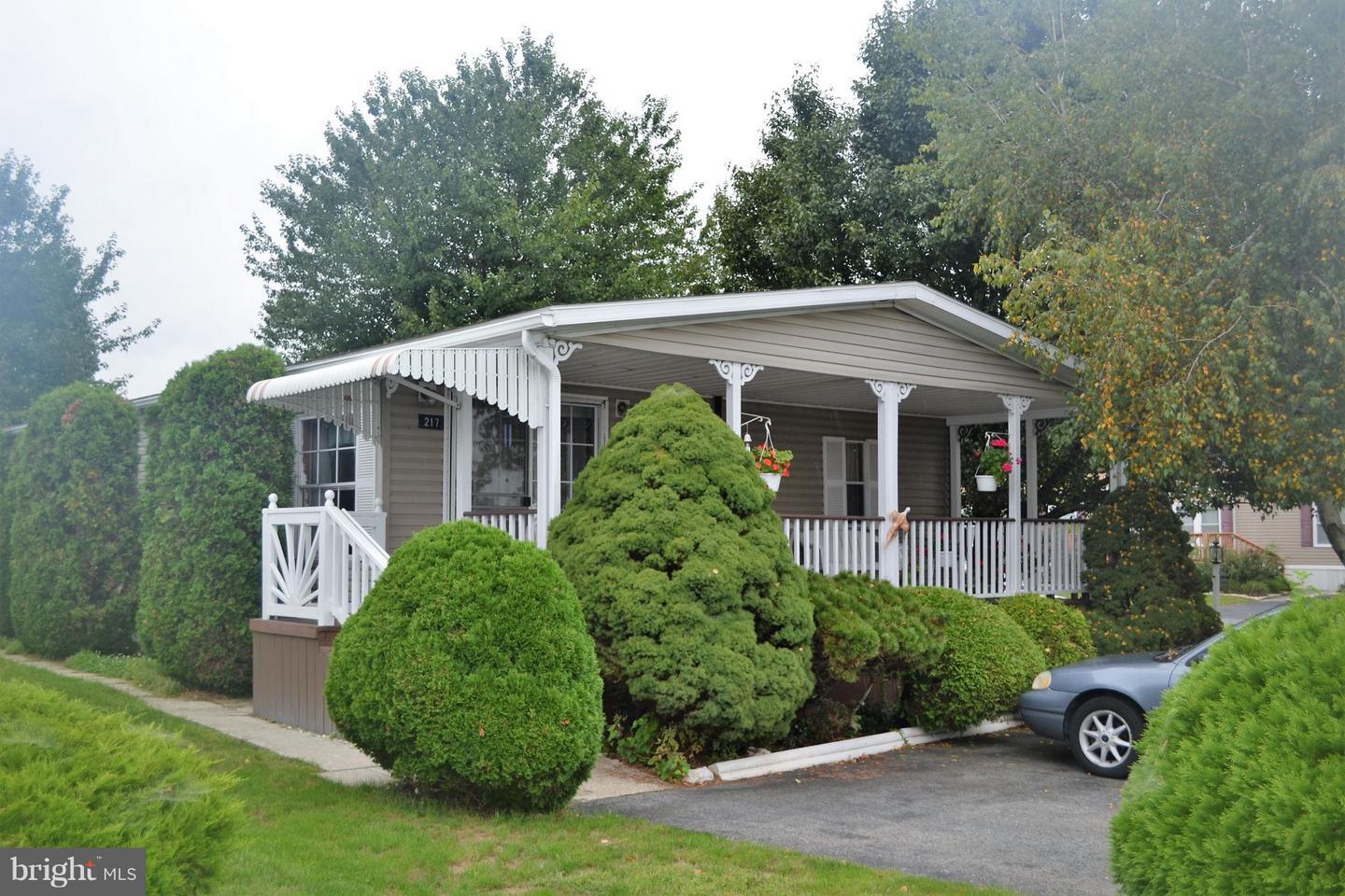 Property Photo: 217 Fawn Meadow Crossing PA 17603
