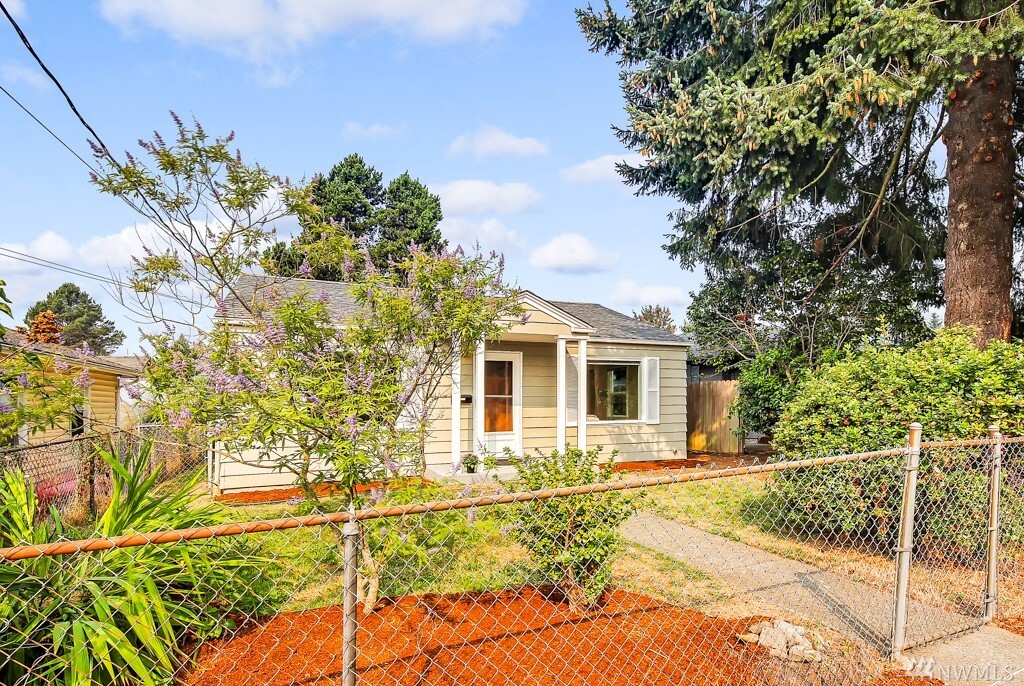 Property Photo:  9029 11th Ave SW  WA 98106 