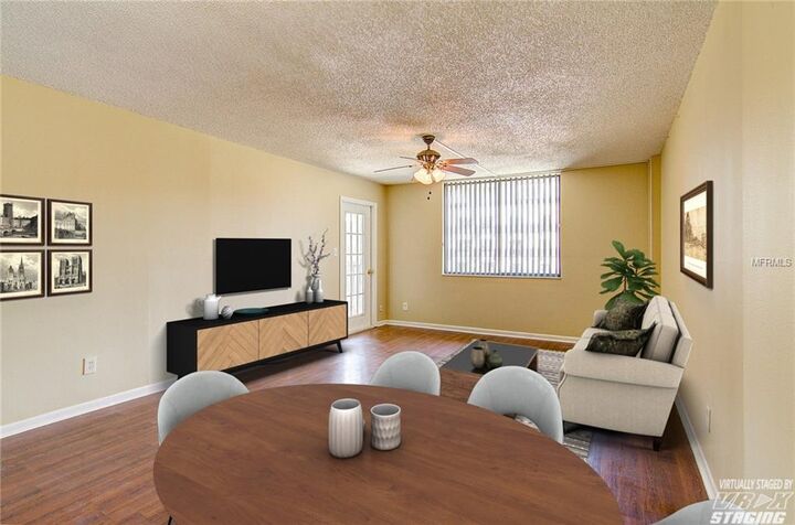 Property Photo: 201 W Laurel Street 504B FL 33602