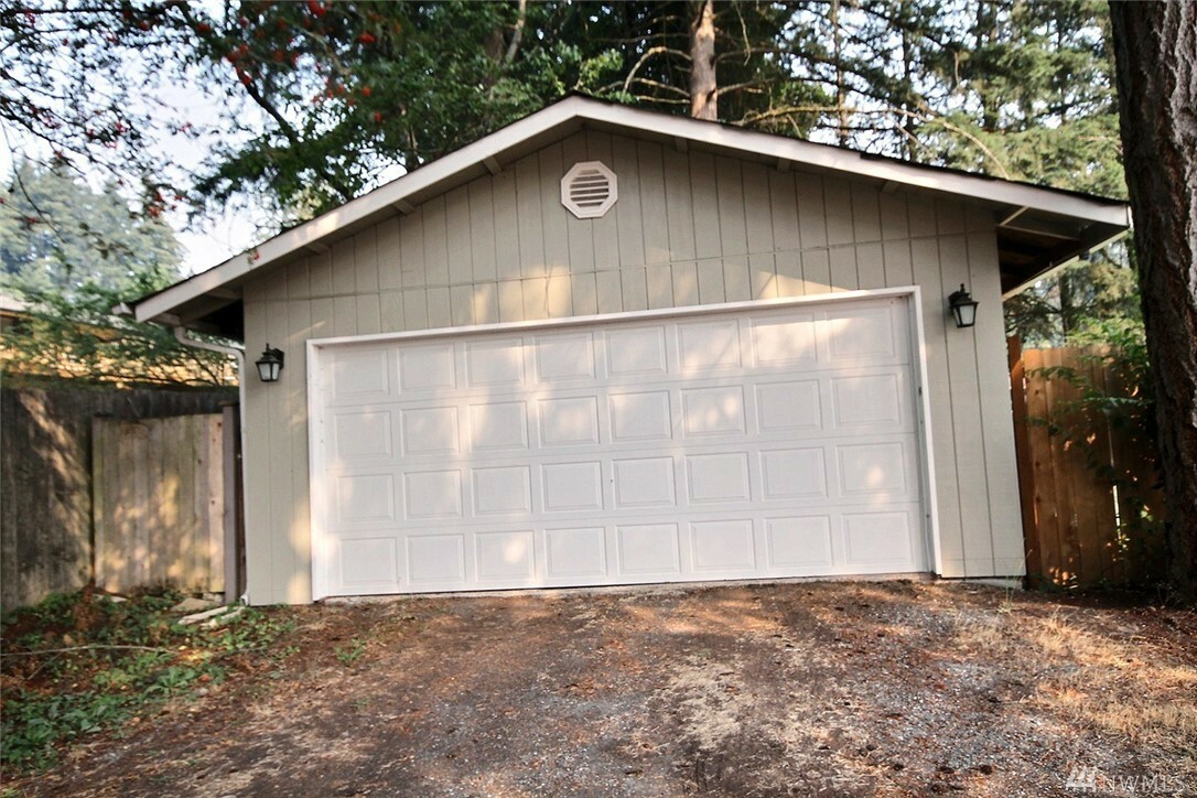 Property Photo:  13908 156th Ave SE  WA 98059 