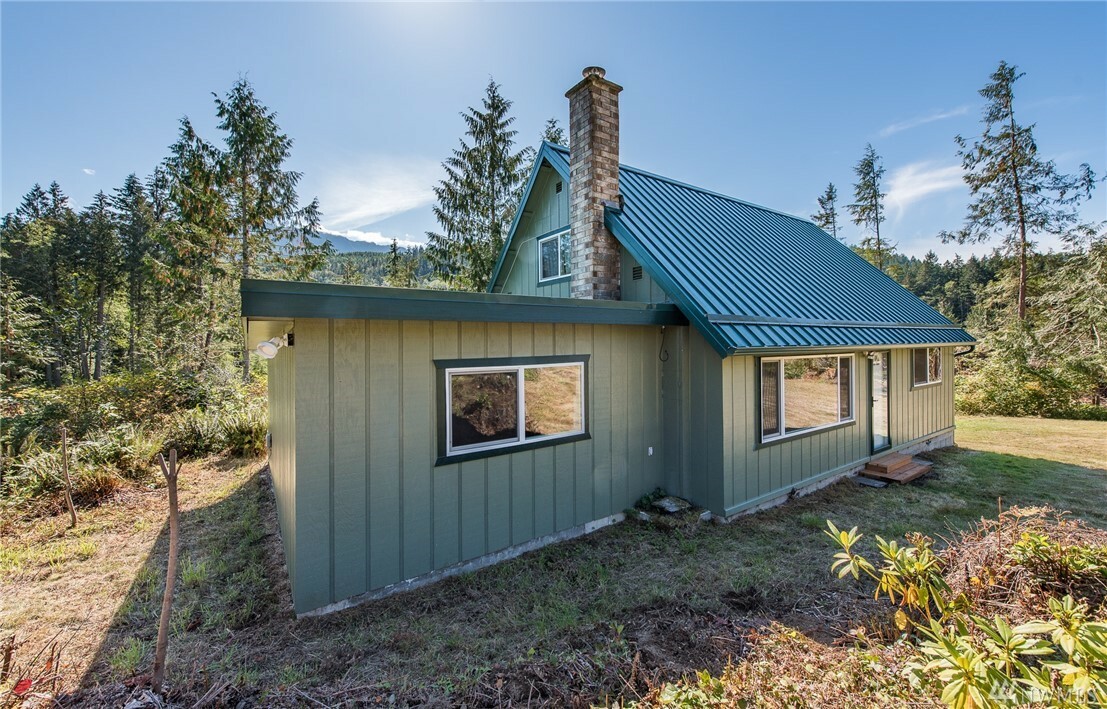 Property Photo:  345 Sandhagen Rd  WA 98363 