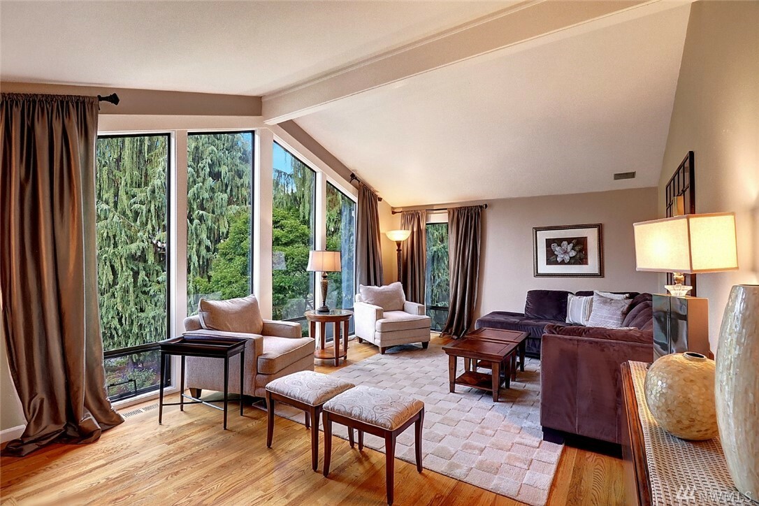 Property Photo: 16627 NE 48th Court WA 98052