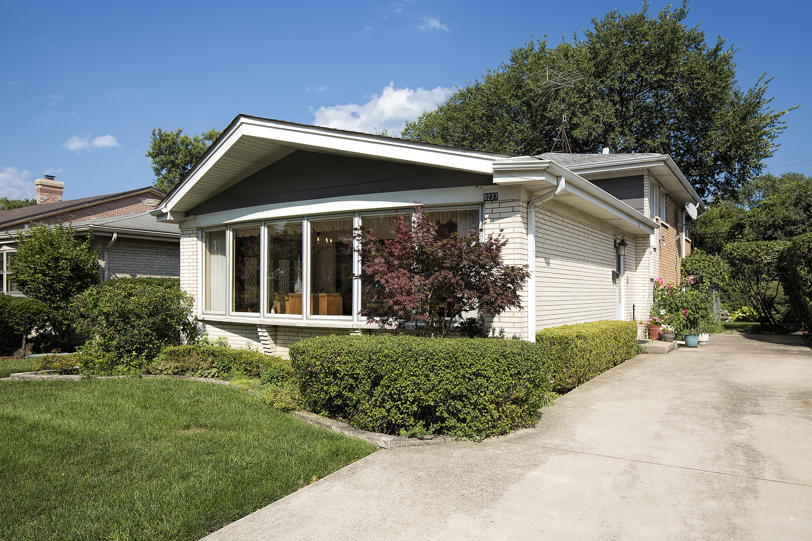 Property Photo:  9237 Tripp Avenue  IL 60076 