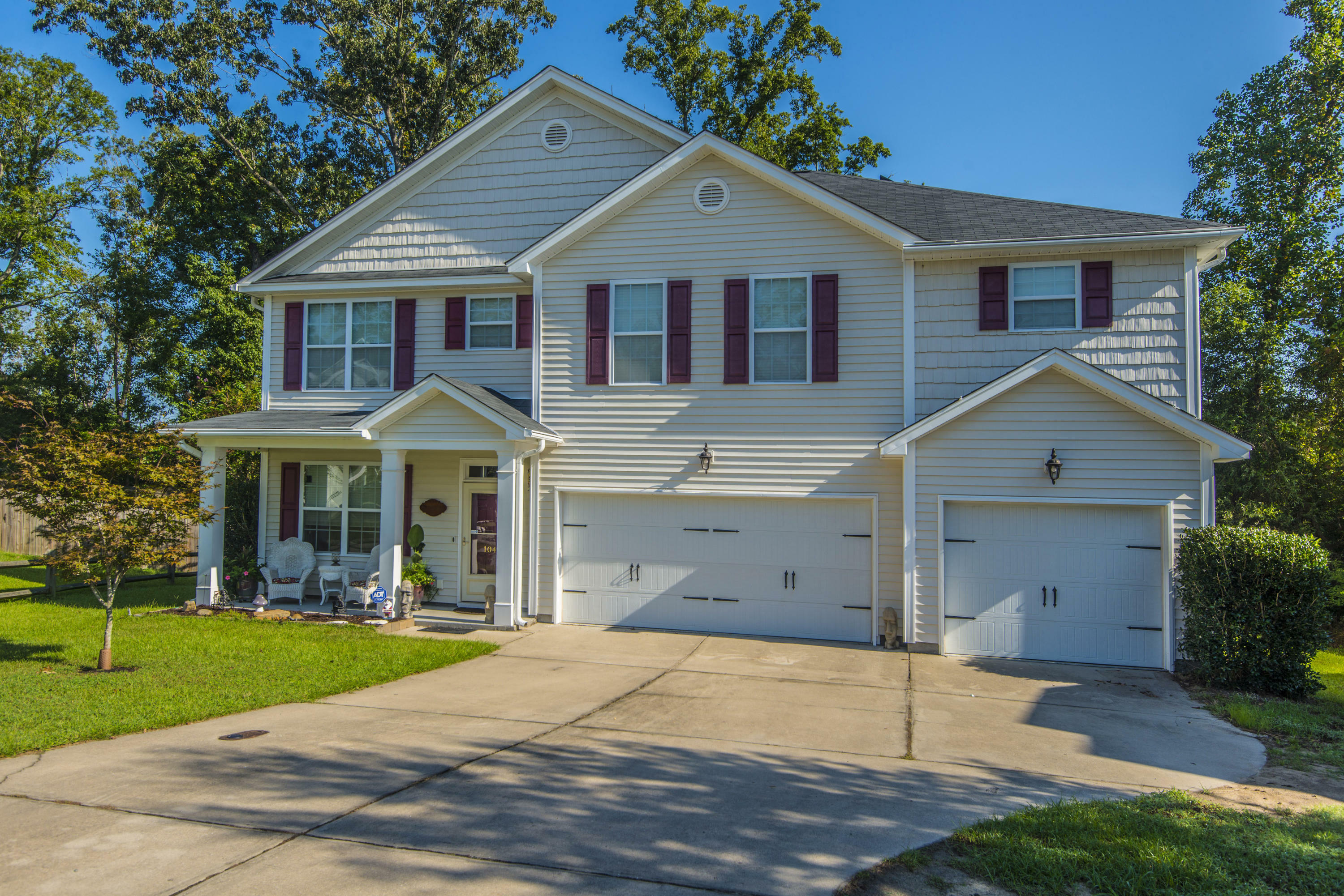 Property Photo:  104 Mateo Court  SC 29483 