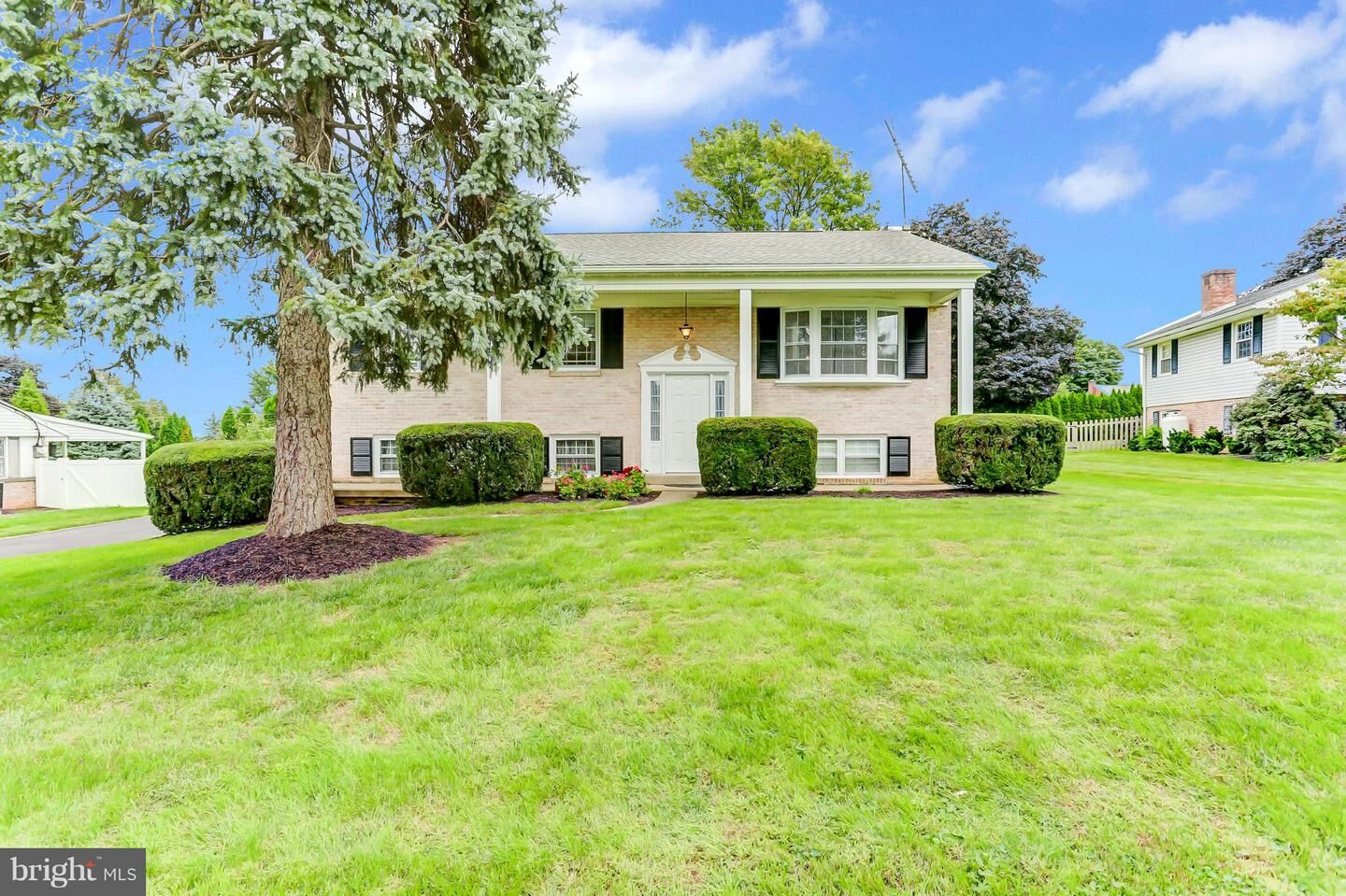 Property Photo:  15 Circle View Drive  PA 17540 