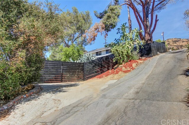 Property Photo:  9449 Healy Trail  CA 91311 