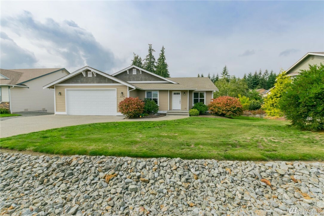 Property Photo: 1138 Central Dr WA 98282