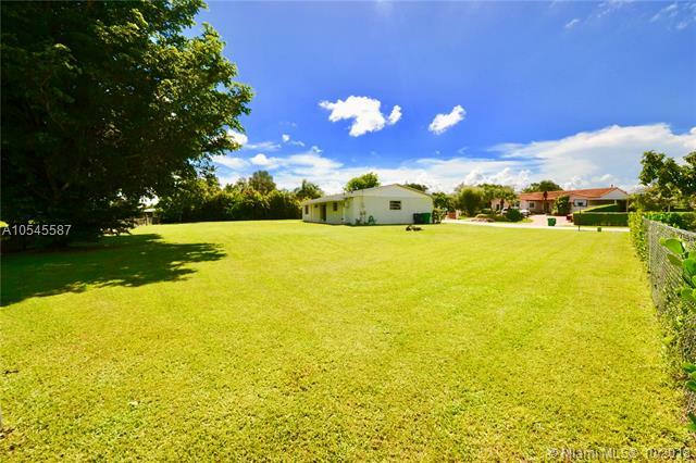 Property Photo:  11151 SW 100th Ave  FL 33176 