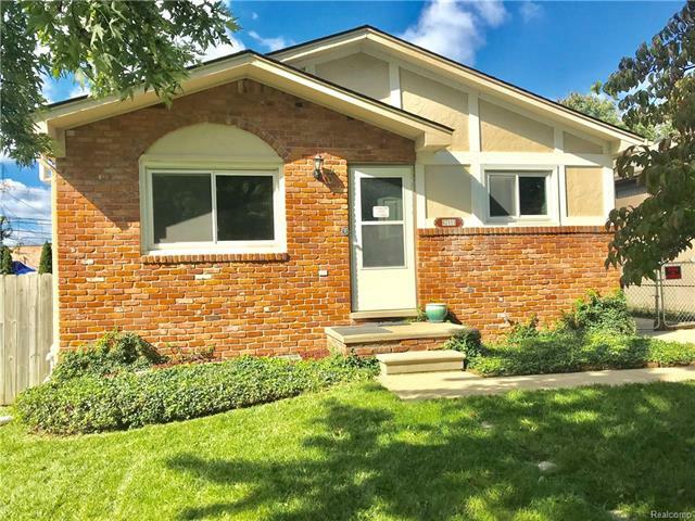 Property Photo: 47111 Greenview Road MI 48317
