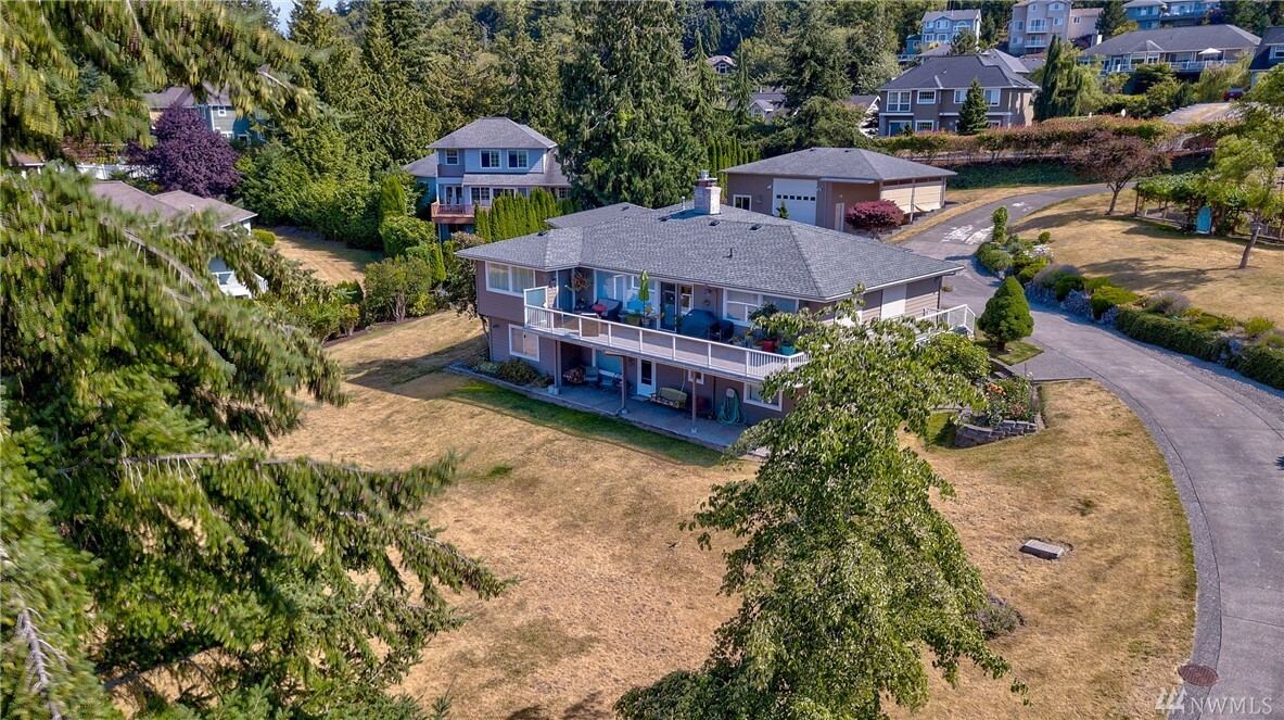 Property Photo:  4946 Lasalle Ave  WA 98229 