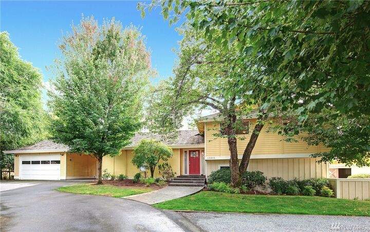 Property Photo: 13315 NE 61st St WA 98033